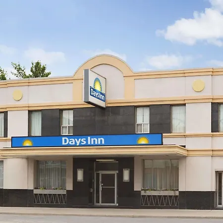 Days Inn By Wyndham Toronto East Beaches